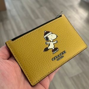 NEW Coach X Peanuts Zip Card Case With Snoopy Motif